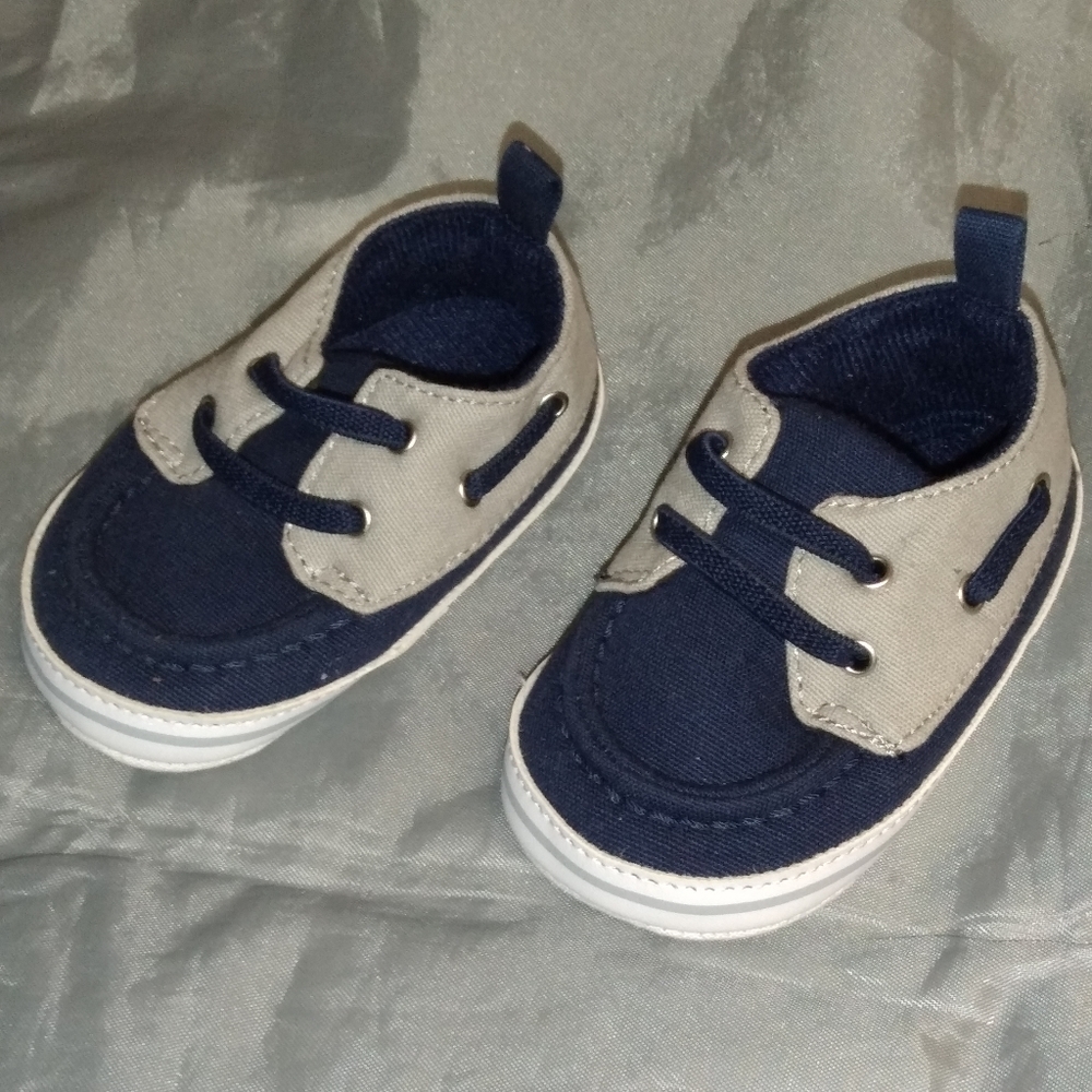 NWOT Baby boys shoes